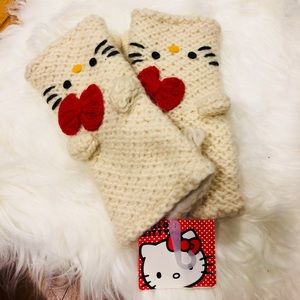 Hello Kitty fingerless gloves